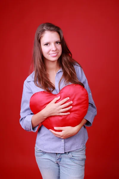 Lány a szív szimbólum — Stock Fotó