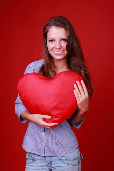 Lány a szív szimbólum — Stock Fotó