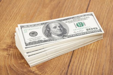 Yüz dolarlık banknotlar