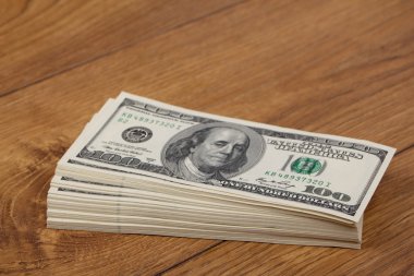 Yüz dolarlık banknotlar