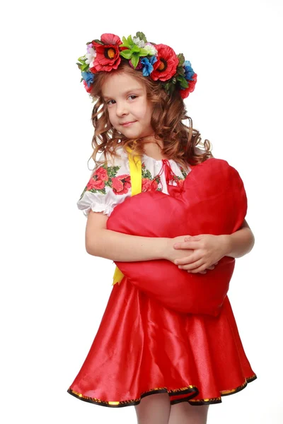 Immagine di graziosa bambina vestita in ucraino tradizionale a San Valentino — Foto Stock