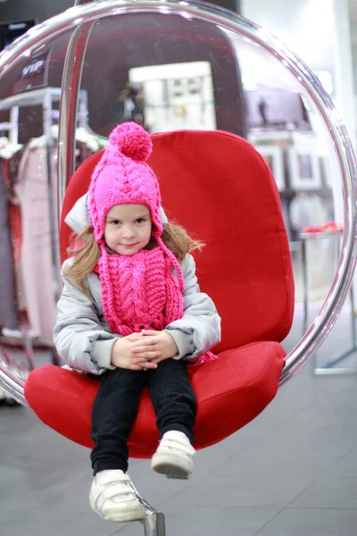 Bambina seduta — Foto Stock