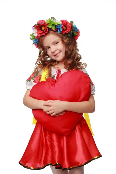 Imagen de linda niña vestida en ucraniano tradicional en el día de San Valentín — Foto de Stock