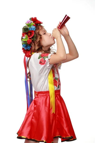 Muchacha ucraniana divertida en traje ucraniano —  Fotos de Stock