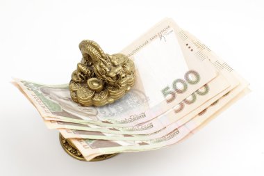 ejderha heykelcik ile beş yüz hryvnia