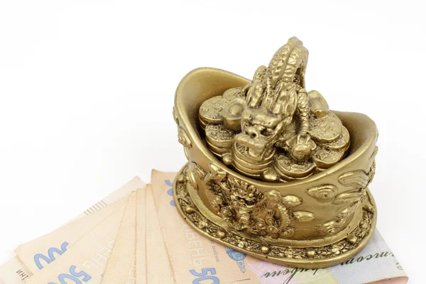 Cinq cents hryvnia avec figurine dragon — Photo