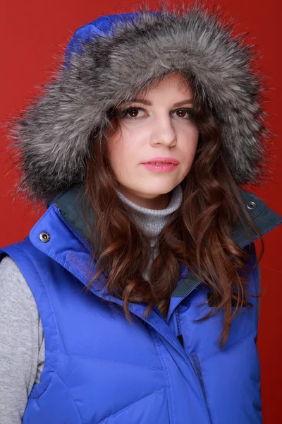 Portrait Xof une belle femme en vêtements chauds hiver — Photo