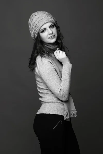 Mujer feliz en ropa de invierno — Foto de Stock