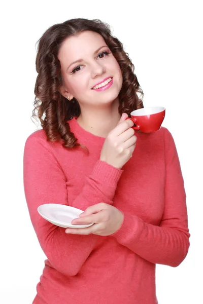 Hermosa chica con una taza roja — Foto de Stock