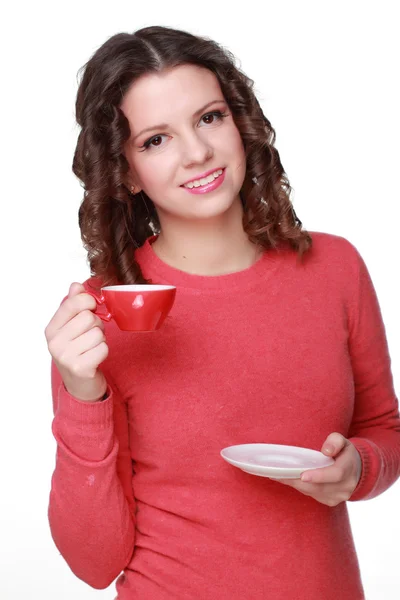 Hermosa chica con una taza roja — Foto de Stock
