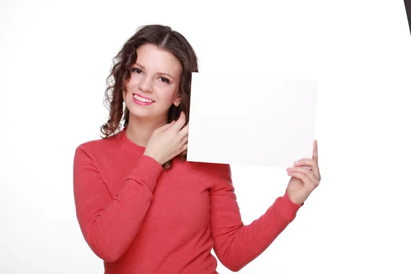 Brunette avec du papier dans les mains — Photo