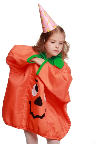 Menina vestida como uma abóbora — Fotografia de Stock