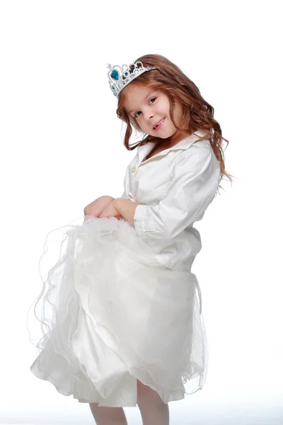 Маленькая девочка в короне — стоковое фото