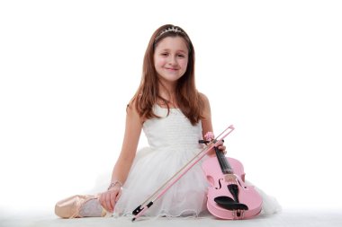 keman ile genç balerin