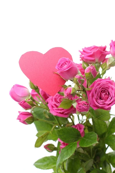 Buquê de rosas com coração rosa — Fotografia de Stock
