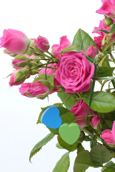 Romantyczny serce symbol i kwiaty na szczęśliwy valentine — Zdjęcie stockowe