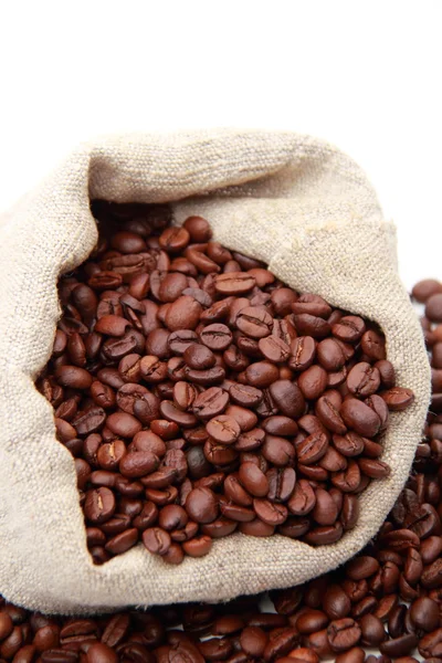 Feijões de café e saco — Fotografia de Stock