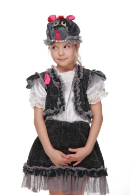 sevimli küçük kız bir fare gibi giyinmiş
