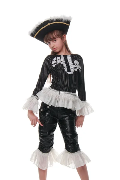 Krásná dívka v klobouku pirát krásné šaty — Stock fotografie
