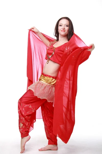 Bella ragazza in abito orientale danza danza pancia — Foto Stock