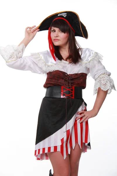 迷人的年轻女子，穿着西服，戴着黑色帽子海盗 — 图库照片