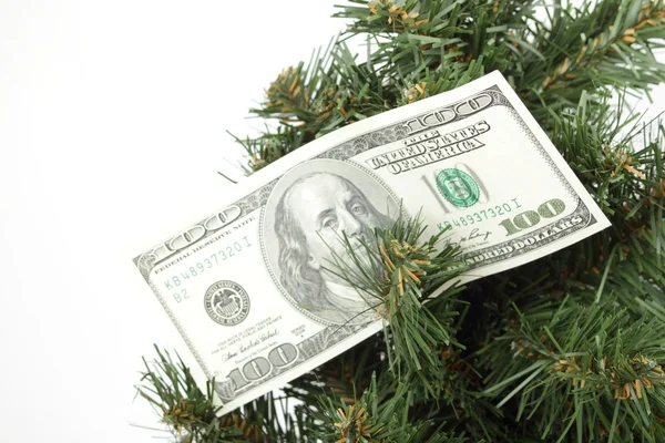 挂在圣诞树上的美元钞票 — 图库照片