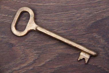 antika anahtar yalıtılmış olarak izole ahşap arka plan