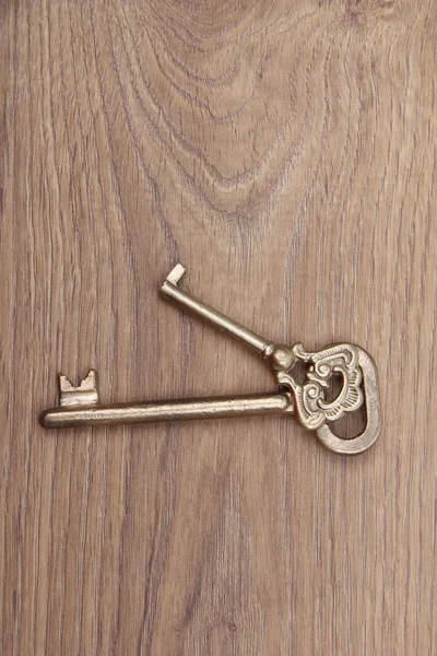 Dos llaves viejas con adorno — Foto de Stock