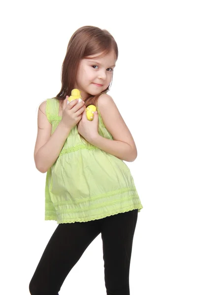 Retrato de chica encantadora con huevo de gallina y Pascua —  Fotos de Stock