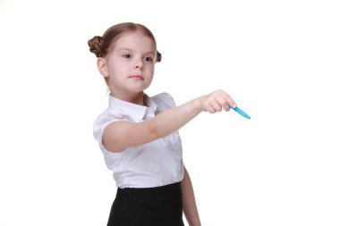 Tebeşir ile liseli kızlar yazıyor