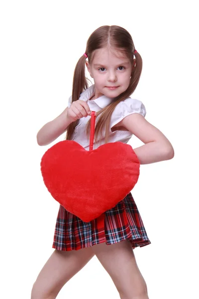 Chica joven caucásica con corazón rojo — Foto de Stock