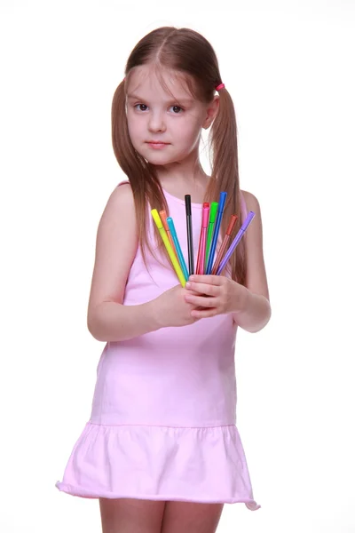 Studio ritratto di bambina con pennarelli — Foto Stock