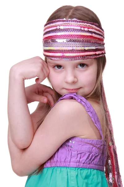 Ritratto di una bambina carina in posa in studio — Foto Stock
