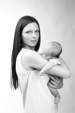 güzel anne bebek çocuk tutan siyah-beyaz sanat fotoğrafı