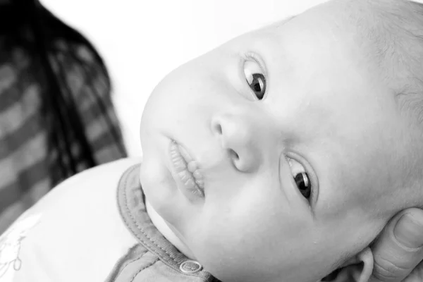 Крупним планом портрет милого немовляти хлопчика — стокове фото
