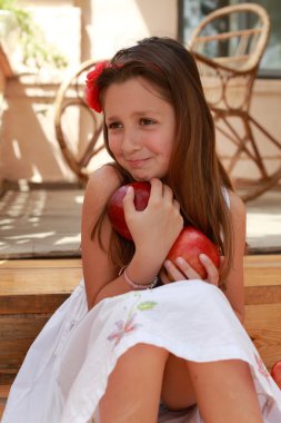 elma merdivenlerde kızlarla