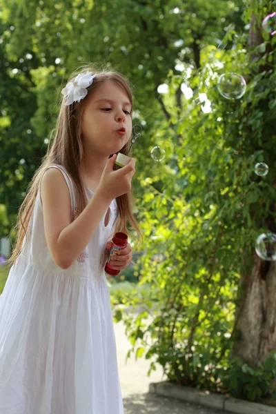 Ballerina in Spitzen — Stockfoto