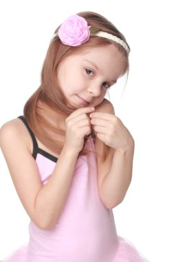 Beyaz arka plan üzerinde izole bir swangirl gibi dans güzel tutu giyen genç balerin