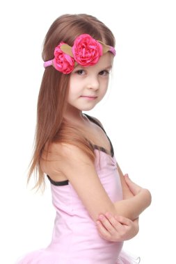 güzel çocuk hızlı onu duygular içinde bale poz duran güzel saçlı sevimli küçük balet dans