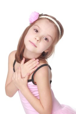 pembe bir tutu gülümseyerek ve beyaz arka plan üzerinde dans güzel saçlı bir balerin kostüm studio görüntüsü büyüleyici dans Elegance dansçı