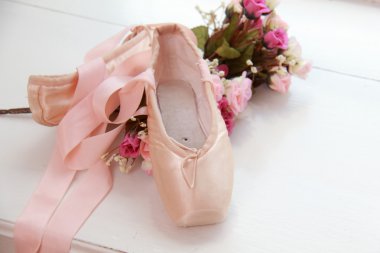 Bale ayakkabı şeritler