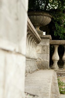 eski bahçede korkuluk