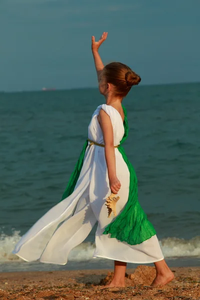 Beautiful little girl in ancient style — Stock Photo, Image