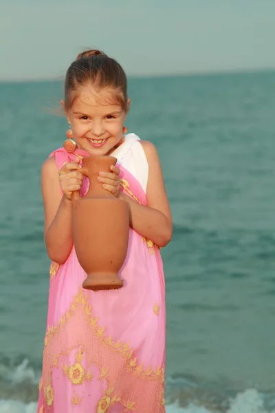 Girl in the role of the Roman goddess outdoors — Stock Photo, Image