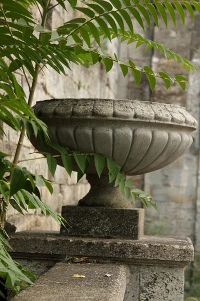 Stone vase decoration handrail stairs — Stock Photo, Image