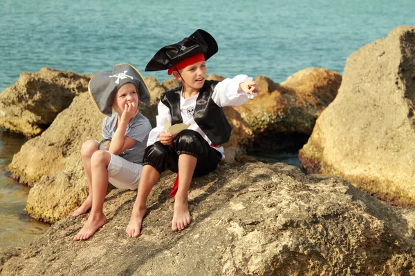 Verkleidete Piraten — Stockfoto
