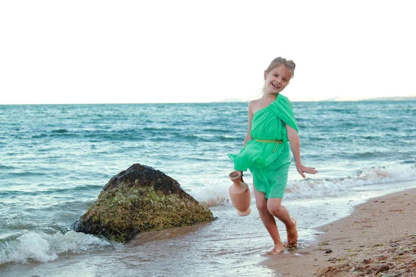 Menina bonito com um sorriso lindo como uma bela deusa grega . — Fotografia de Stock