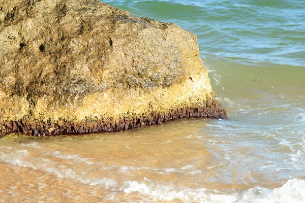 Beautiful sea coast with sand and stones. — Stock Photo, Image