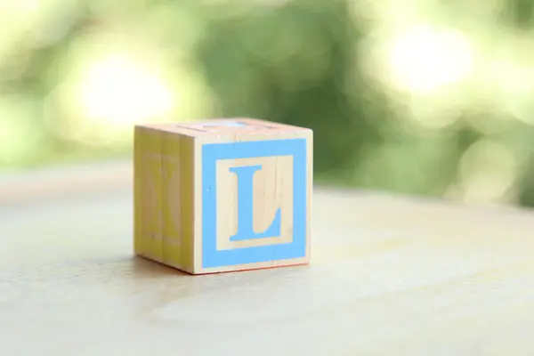 Letra L alfabeto cubos fuente. Bloques ABC —  Fotos de Stock