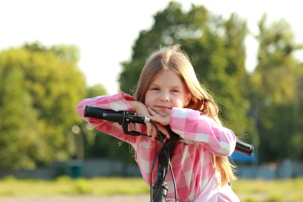 Beautiful caucasian girl — Stock Photo, Image